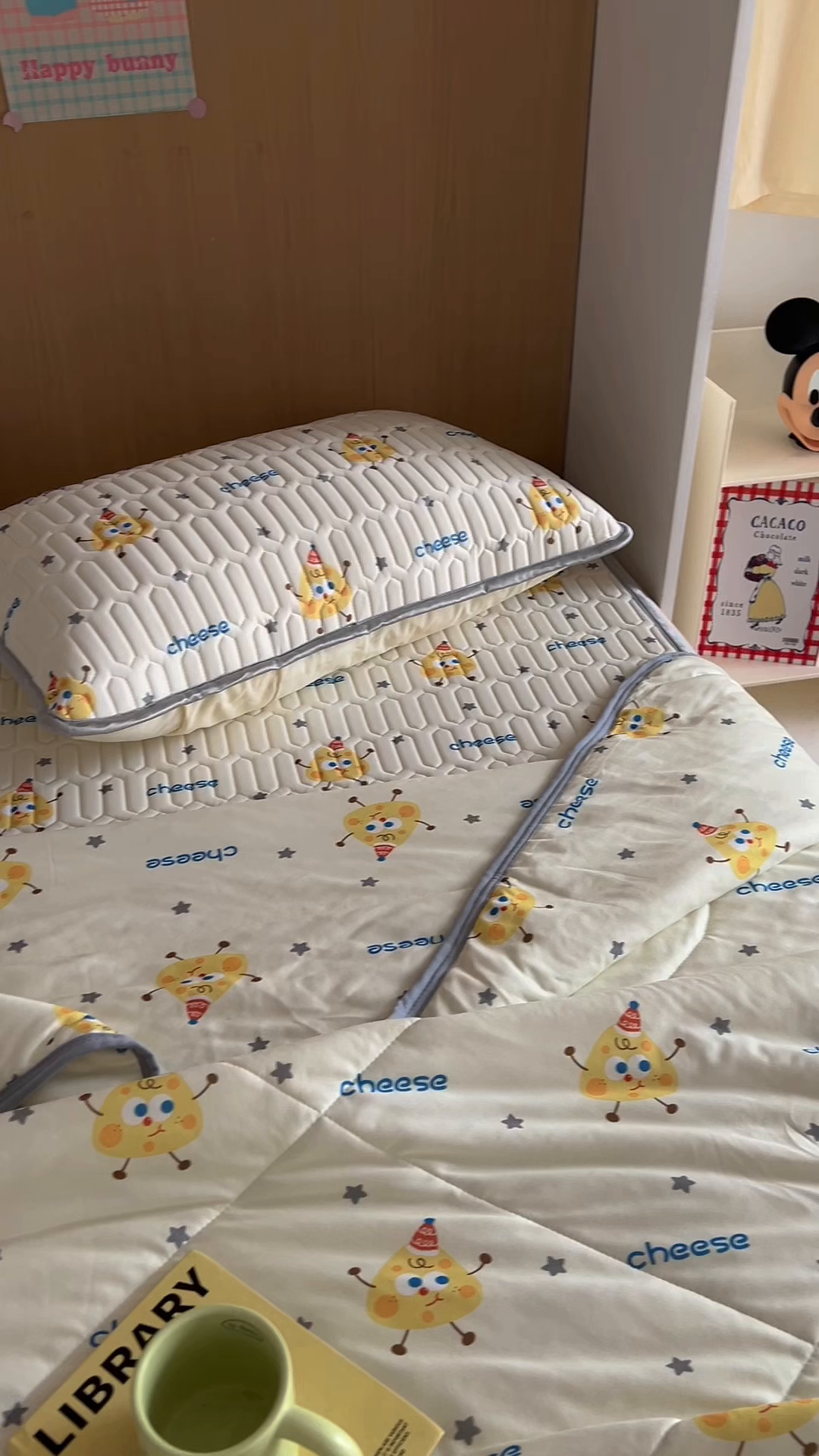 91家纺网 家纺一手货源 找家纺 希诺家居 2026新款卡通小清新牛奶针织棉夏被空调被（花型独家专版） 美味芝士