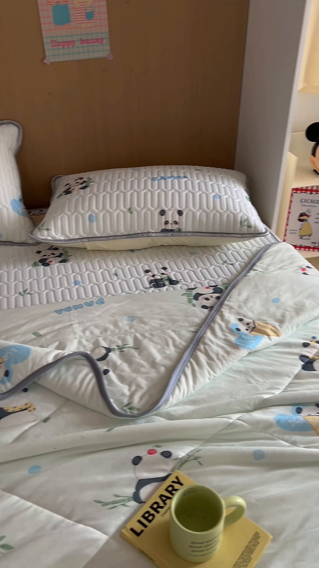 91家纺网 家纺一手货源 找家纺 希诺家居 2026新款卡通小清新牛奶针织棉夏被空调被（花型独家专版） 竹子熊猫