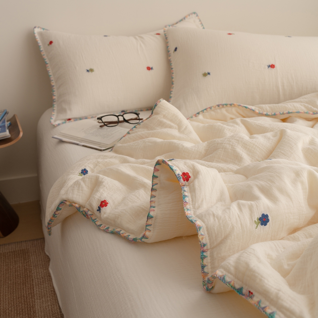 91家纺网 家纺一手货源 找家纺 （总）被窝家纺 2026新款全棉双层皱皱纱剪花大豆夏被夏凉被空调被四件套-山茶花