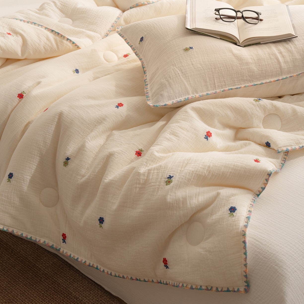 91家纺网 家纺一手货源 找家纺 （总）被窝家纺 2026新款全棉双层皱皱纱剪花大豆夏被夏凉被空调被四件套-山茶花