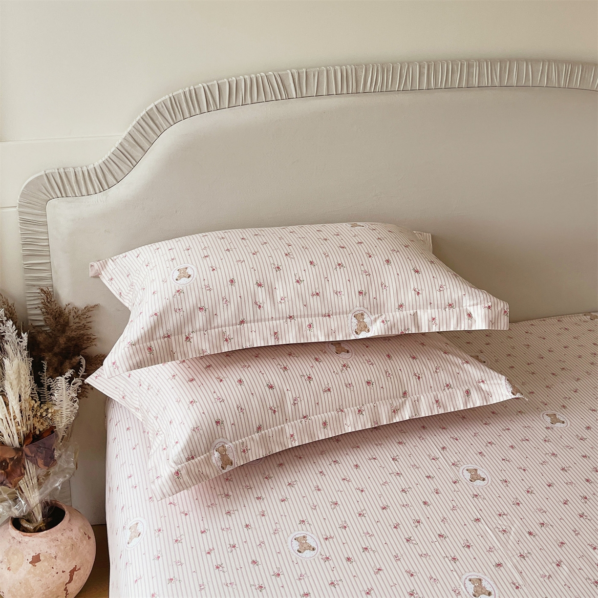 91家纺网 家纺一手货源 找家纺 宝齐莱家纺 2026新款全棉纯棉13372印花单枕套枕套单件 小确幸