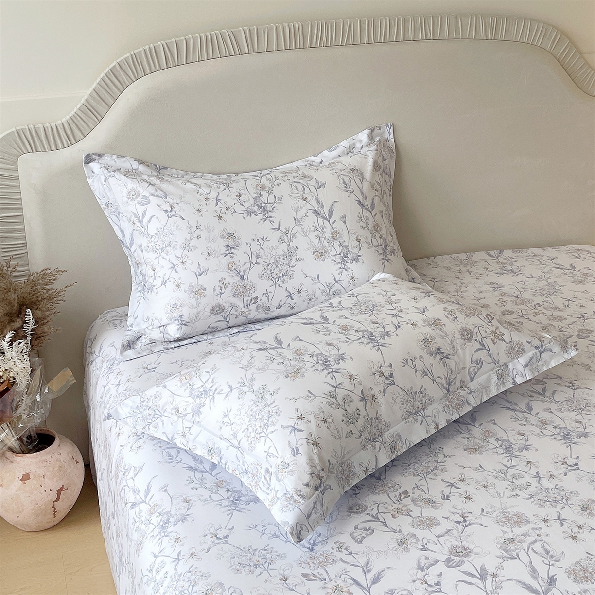 91家纺网 家纺一手货源 找家纺 宝齐莱家纺 2026新款全棉纯棉13372印花单枕套枕套单件 浮光花影