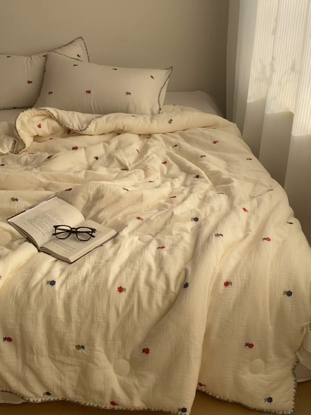 91家纺网 家纺一手货源 找家纺 （总）被窝家纺 2026新款全棉双层皱皱纱剪花大豆夏被夏凉被空调被四件套-山茶花