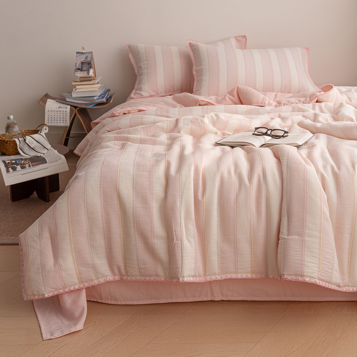 91家纺网 家纺一手货源 找家纺 被窝家纺 2026新款全棉双层纱提花夏被夏凉被空调被四件套-青柠桃夭 桃夭