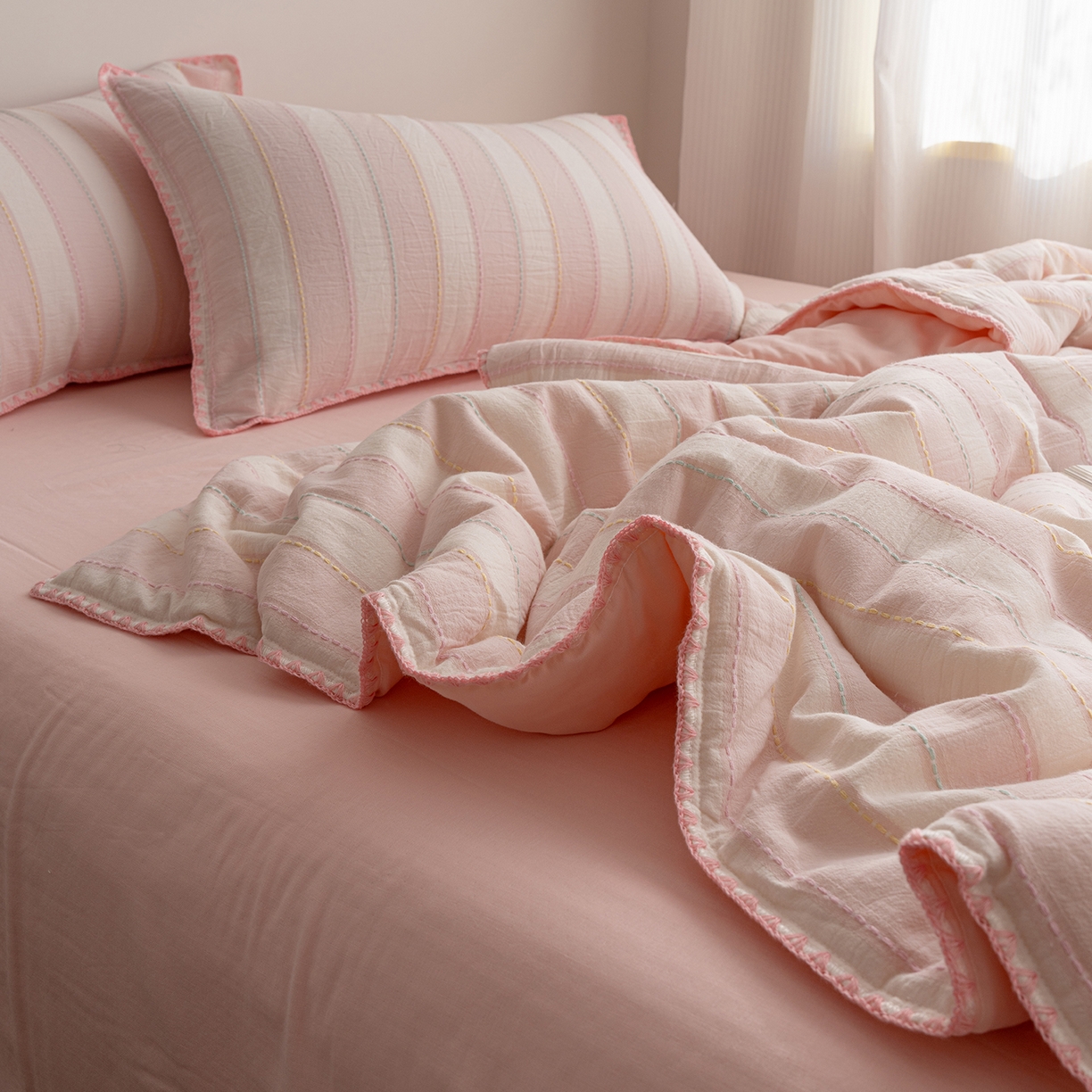 91家纺网 家纺一手货源 找家纺 被窝家纺 2026新款全棉双层纱提花夏被夏凉被空调被四件套-青柠桃夭 桃夭