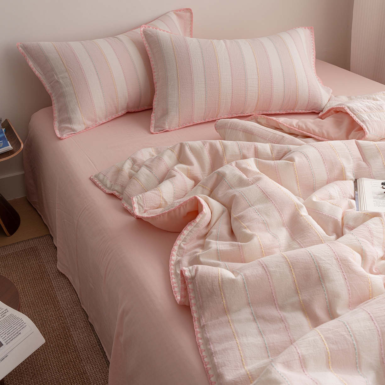 91家纺网 家纺一手货源 找家纺 被窝家纺 2026新款全棉双层纱提花夏被夏凉被空调被四件套-青柠桃夭 桃夭