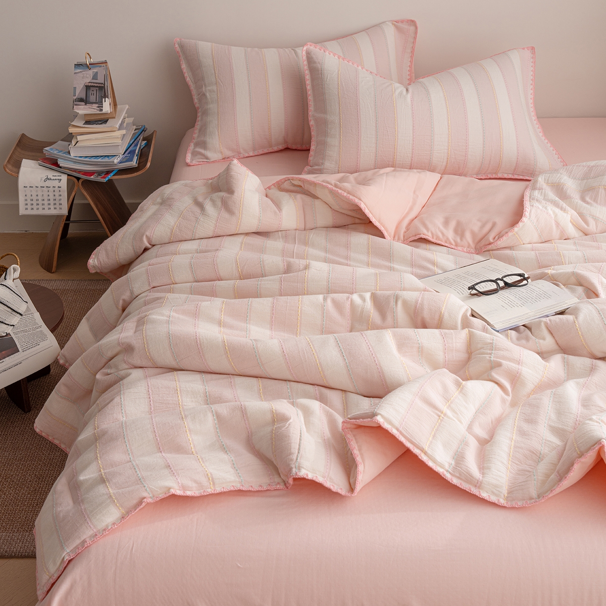 91家纺网 家纺一手货源 找家纺 被窝家纺 2026新款全棉双层纱提花夏被夏凉被空调被四件套-青柠桃夭 桃夭