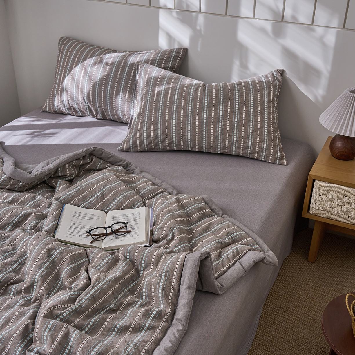 91家纺网 家纺一手货源 找家纺 被窝家纺 2026新款全棉色织提花夏被夏凉被空调被四件套-莫奈花园 莫奈花园-灰