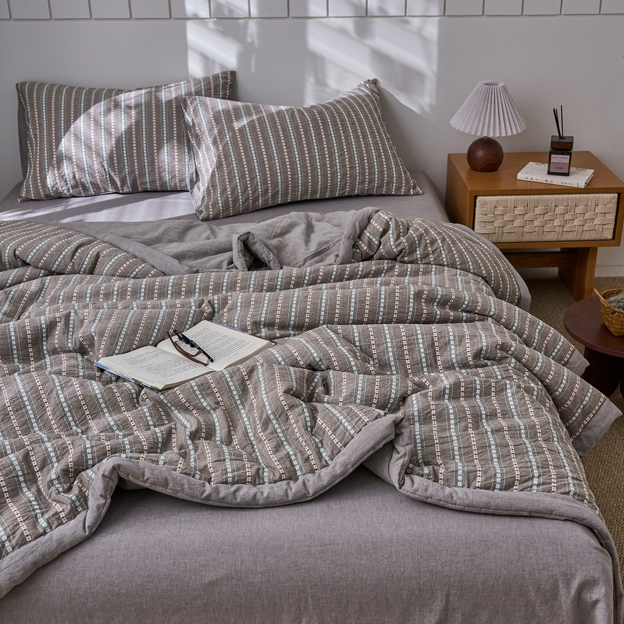 91家纺网 家纺一手货源 找家纺 被窝家纺 2026新款全棉色织提花夏被夏凉被空调被四件套-莫奈花园 莫奈花园-灰