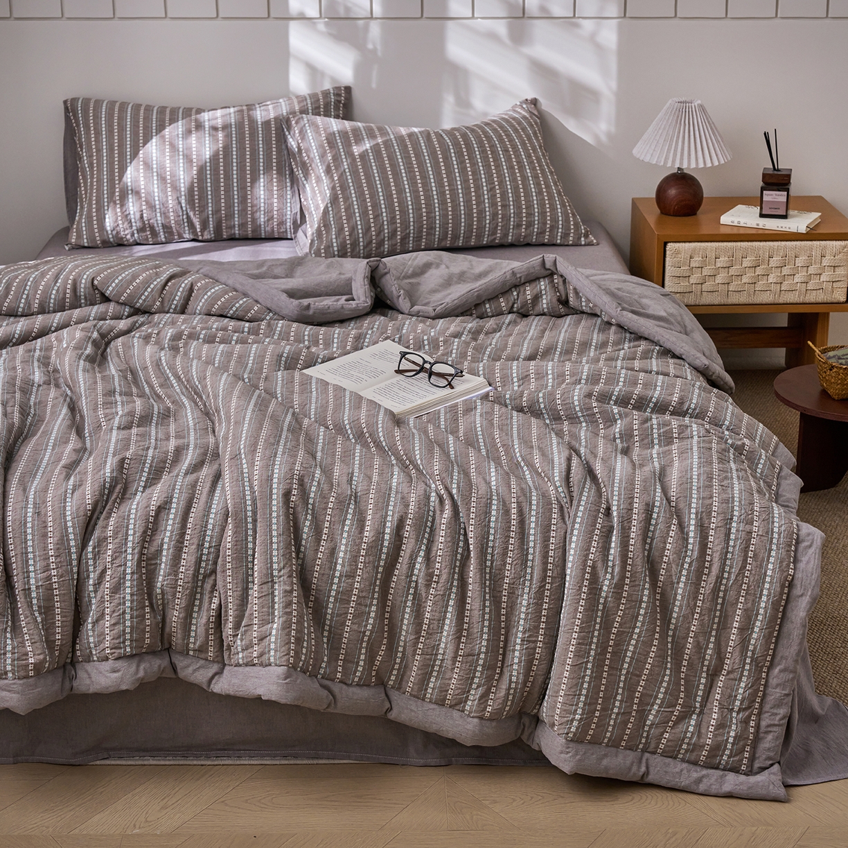 91家纺网 家纺一手货源 找家纺 被窝家纺 2026新款全棉色织提花夏被夏凉被空调被四件套-莫奈花园 莫奈花园-灰