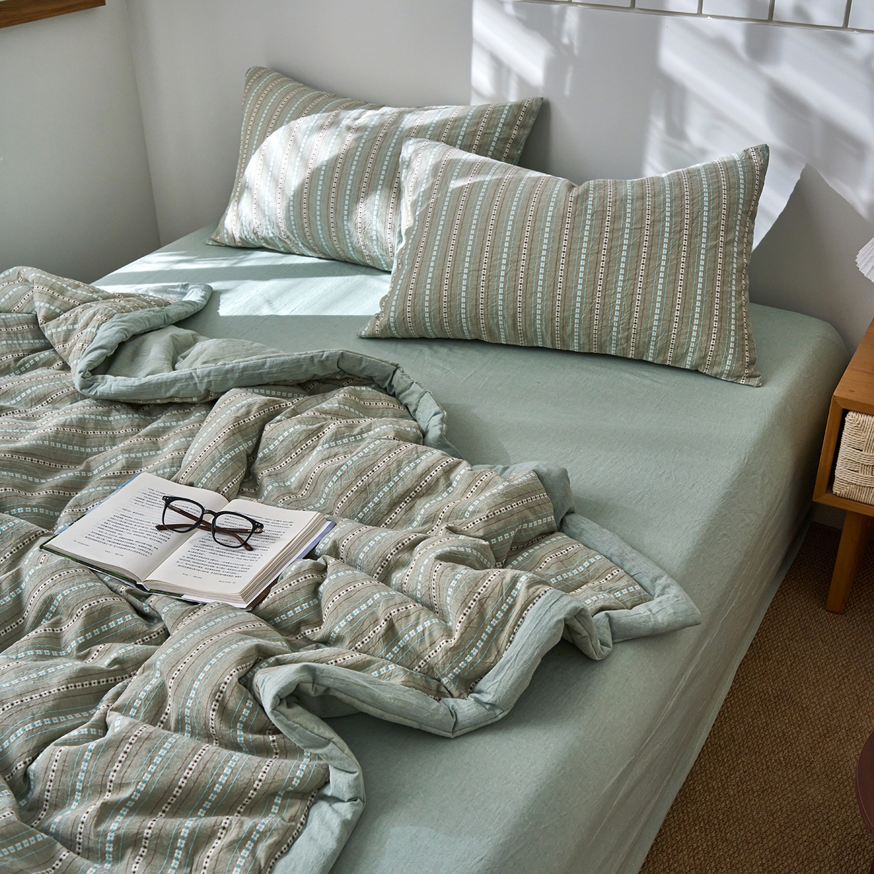 91家纺网 家纺一手货源 找家纺 被窝家纺 2026新款全棉色织提花夏被夏凉被空调被四件套-莫奈花园 莫奈花园-绿