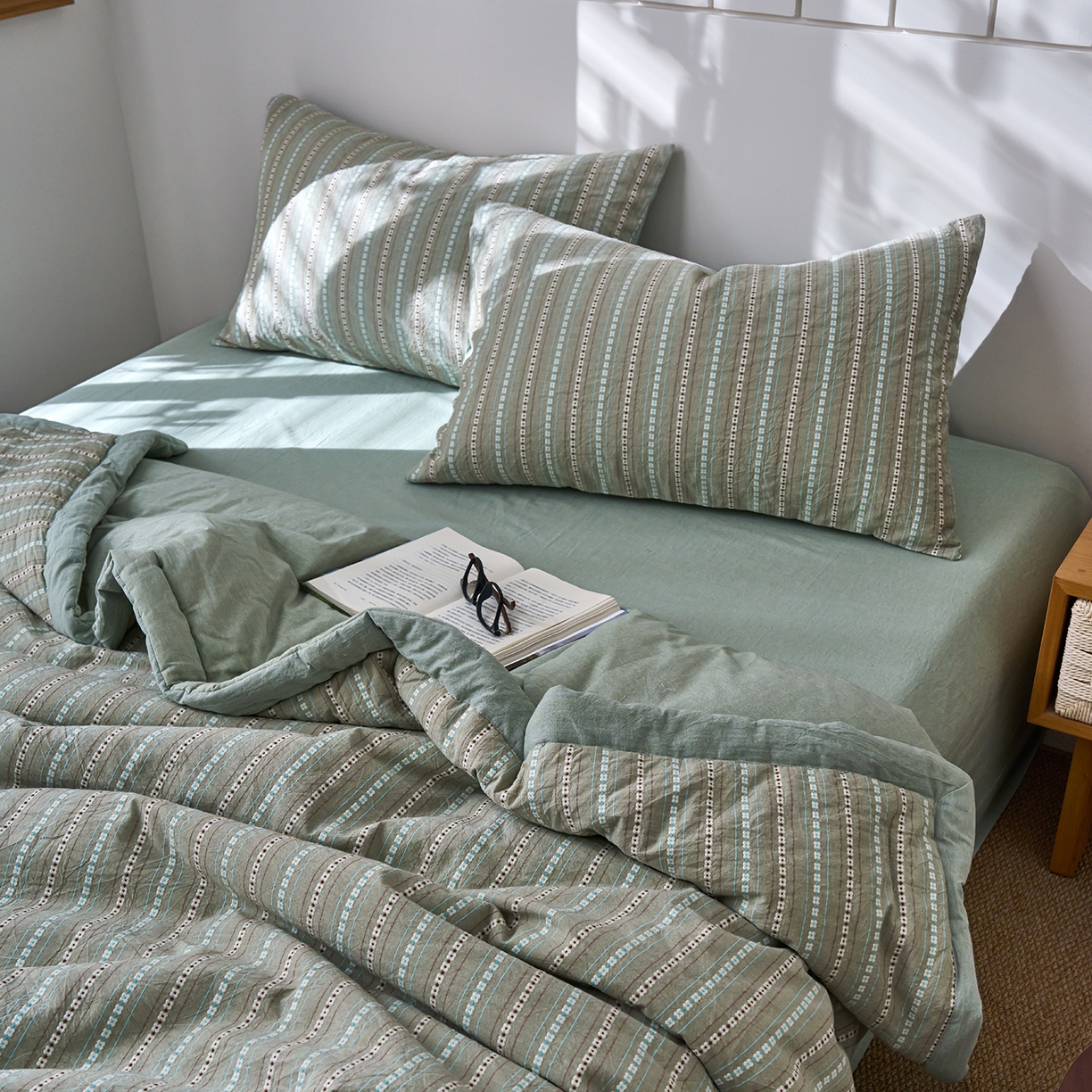 91家纺网 家纺一手货源 找家纺 被窝家纺 2026新款全棉色织提花夏被夏凉被空调被四件套-莫奈花园 莫奈花园-绿