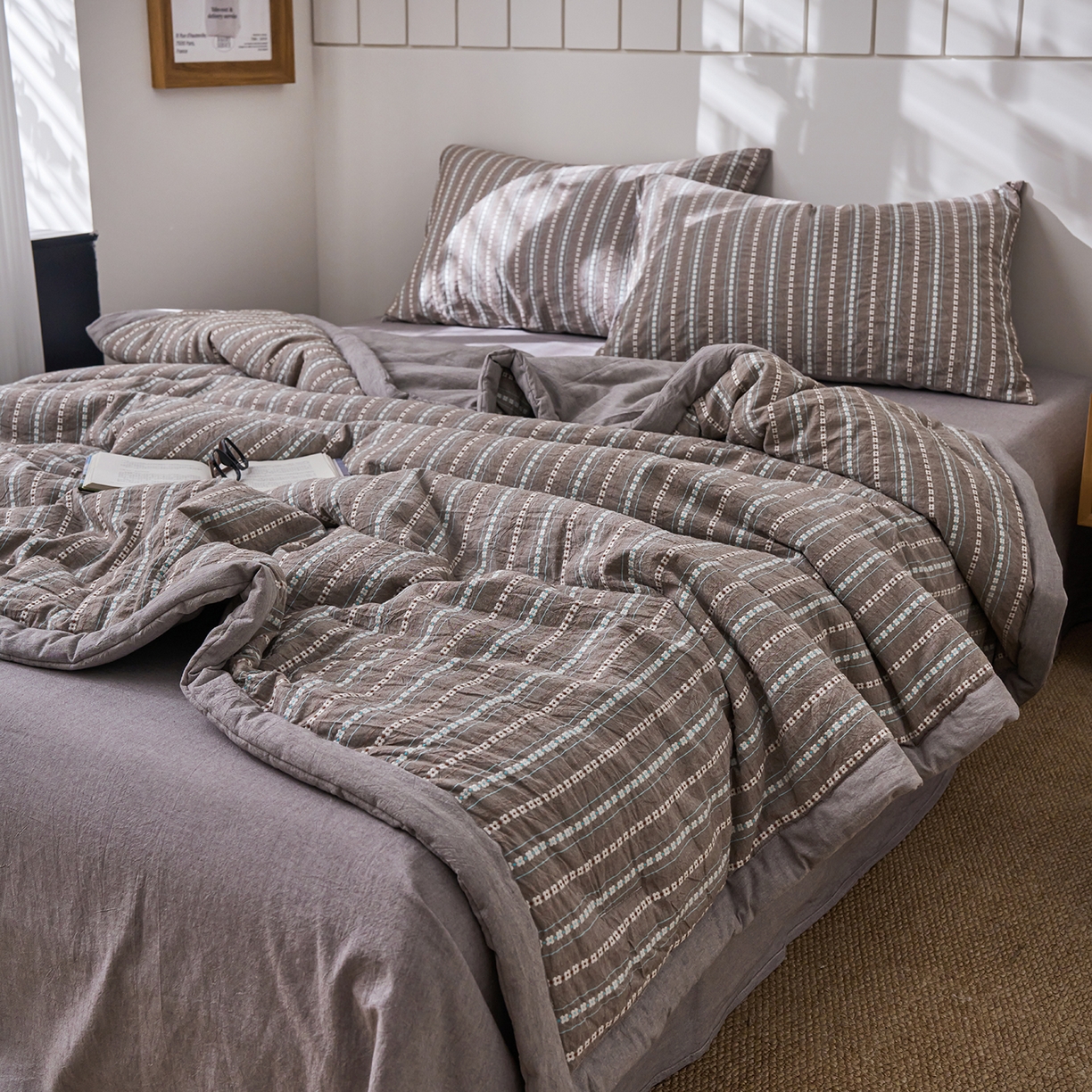 91家纺网 家纺一手货源 找家纺 被窝家纺 2026新款全棉色织提花夏被夏凉被空调被四件套-莫奈花园 莫奈花园-灰