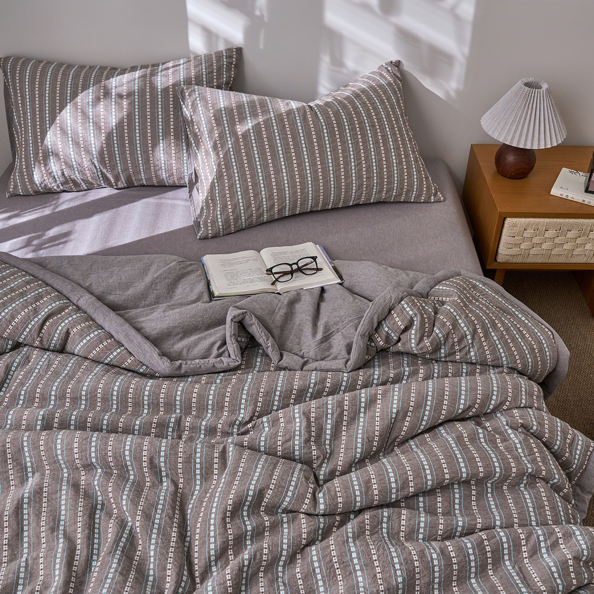 91家纺网 家纺一手货源 找家纺 被窝家纺 2026新款全棉色织提花夏被夏凉被空调被四件套-莫奈花园 莫奈花园-灰