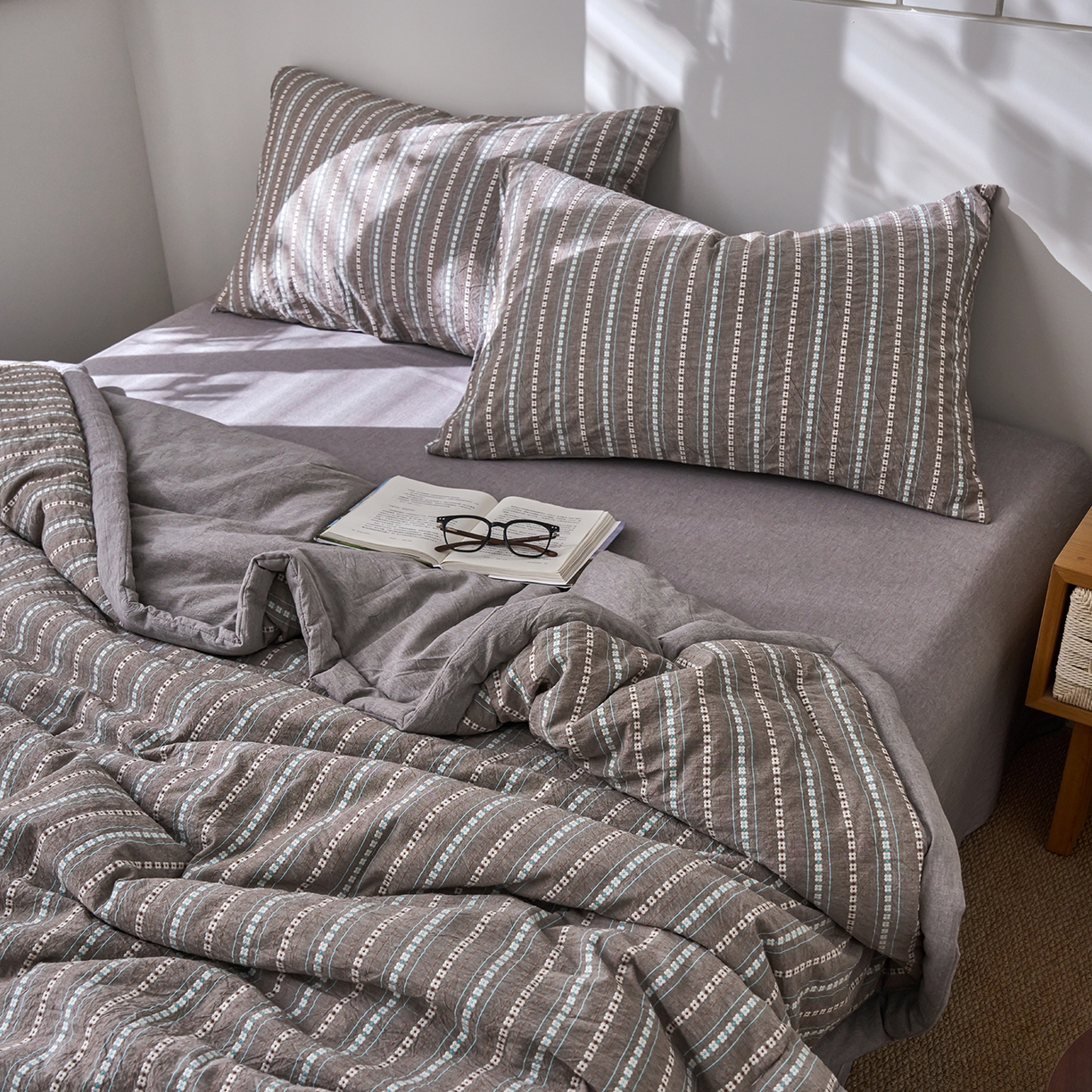 91家纺网 家纺一手货源 找家纺 被窝家纺 2026新款全棉色织提花夏被夏凉被空调被四件套-莫奈花园 莫奈花园-灰