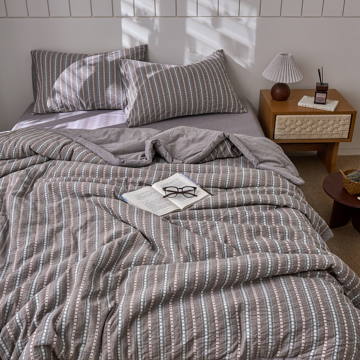 91家纺网 家纺一手货源 找家纺 被窝家纺 2026新款全棉色织提花夏被夏凉被空调被四件套-莫奈花园 莫奈花园-灰