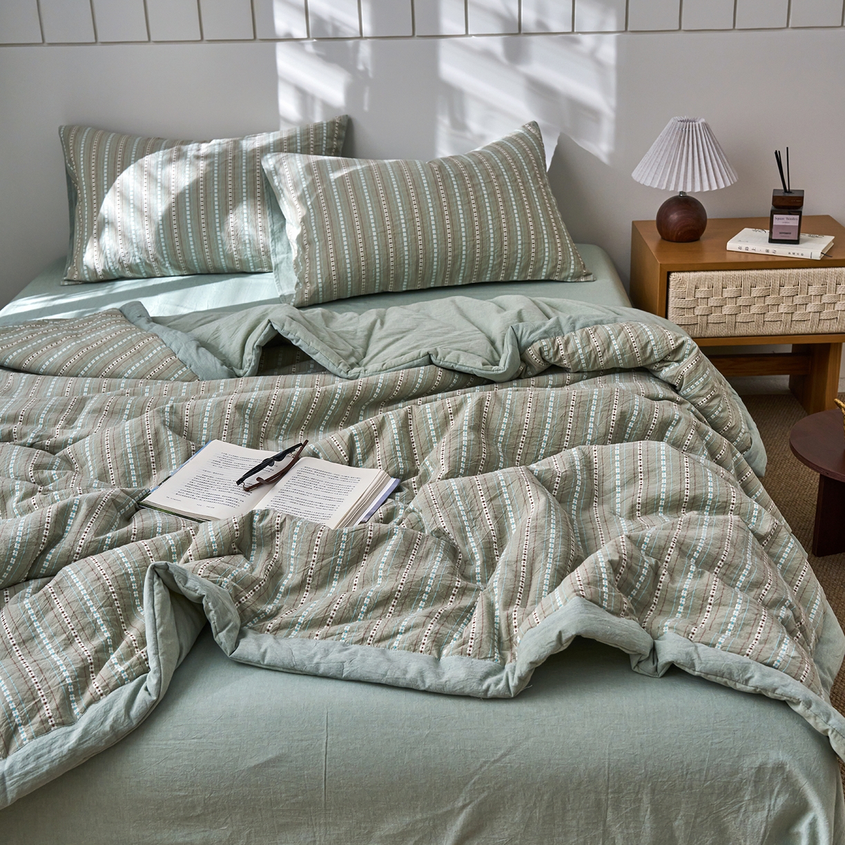 91家纺网 家纺一手货源 找家纺 被窝家纺 2026新款全棉色织提花夏被夏凉被空调被四件套-莫奈花园 莫奈花园-绿