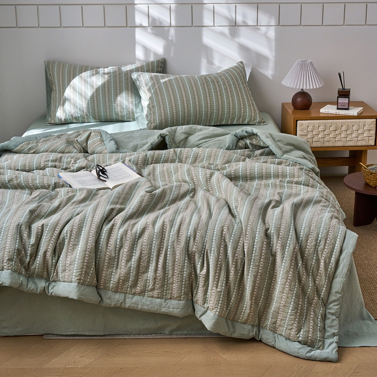 91家纺网 家纺一手货源 找家纺 被窝家纺 2026新款全棉色织提花夏被夏凉被空调被四件套-莫奈花园 莫奈花园-绿