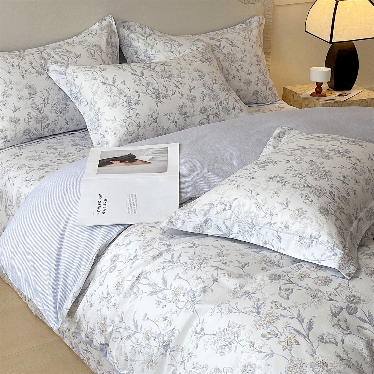 91家纺网 家纺一手货源 找家纺 宝齐莱家纺 2026新款全棉纯棉13372印花四件套 浮光花影