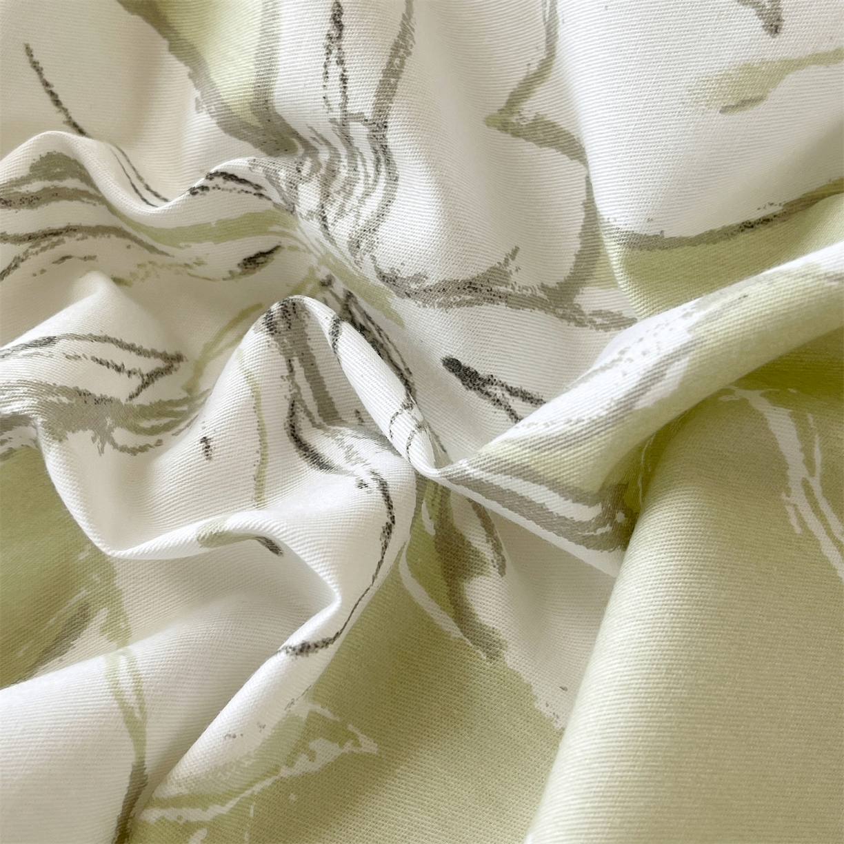 91家纺网 家纺一手货源 找家纺 宝齐莱家纺 2026新款全棉纯棉13372印花四件套 云间月