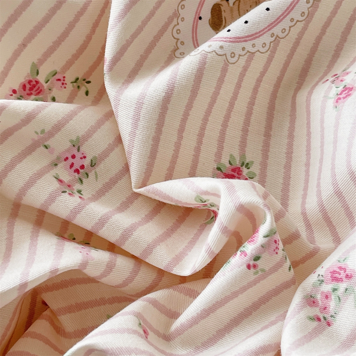 91家纺网 家纺一手货源 找家纺 宝齐莱家纺 2026新款全棉纯棉13372印花四件套 小确幸