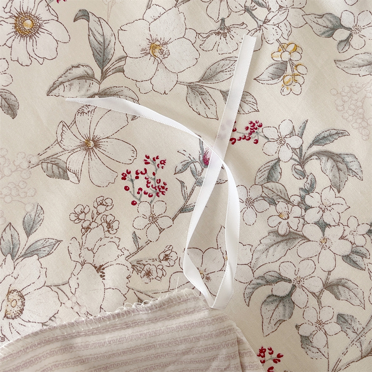 91家纺网 家纺一手货源 找家纺 宝齐莱家纺 2026新款全棉纯棉13372印花四件套 烟花间