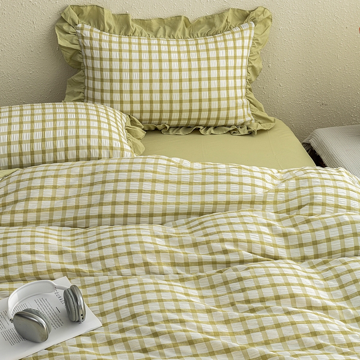 91家纺网 家纺一手货源 找家纺 恩和家纺 2026新款格子泡泡纱荷叶边四件套床单款床裙款套件 窗格花绿色