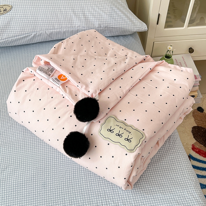桃心家居 2026新款A类ins云柔水洗棉织标蝴蝶结毛球少女大豆单夏被夏被四件套系列 水洗棉毛球-夏被奶昔粉蓝