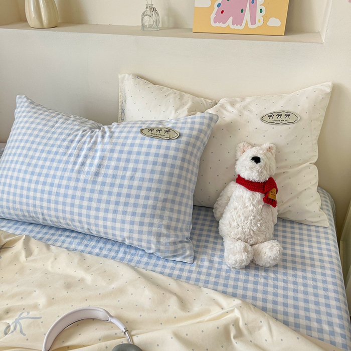 91家纺网 家纺一手货源 找家纺 桃心家居 2026新款A类ins云柔水洗棉织标蝴蝶结毛球少女大豆单夏被夏被四件套系列 水洗棉毛球-夏被清新梦蓝