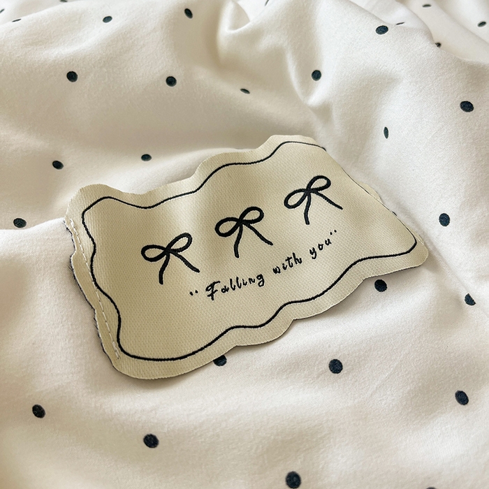 91家纺网 家纺一手货源 找家纺 桃心家居 2026新款A类ins云柔水洗棉织标蝴蝶结毛球少女大豆单夏被夏被四件套系列 水洗棉毛球-夏被芋泥波点