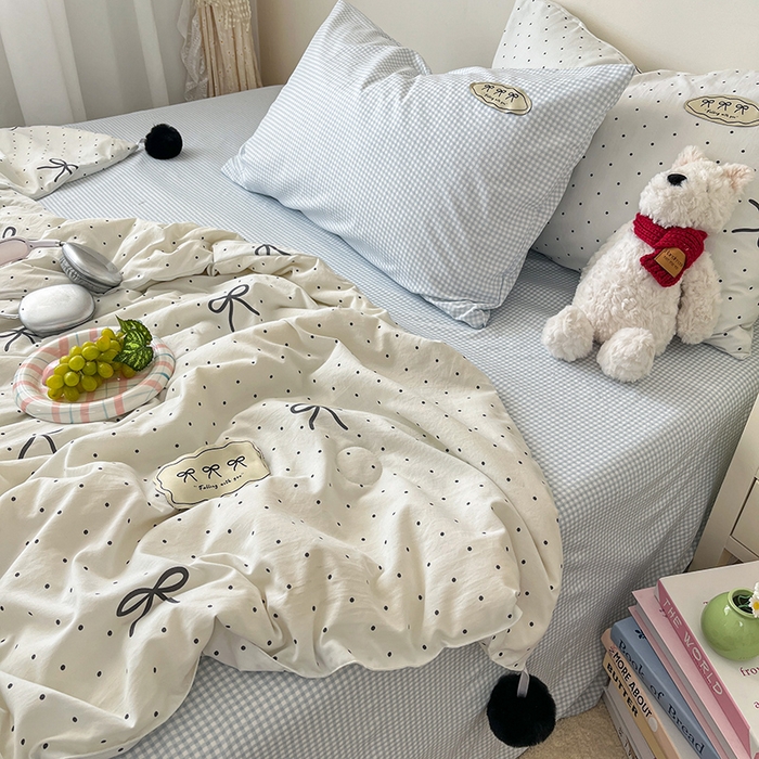 91家纺网 家纺一手货源 找家纺 桃心家居 2026新款A类ins云柔水洗棉织标蝴蝶结毛球少女大豆单夏被夏被四件套系列 水洗棉毛球-夏被可可小姐
