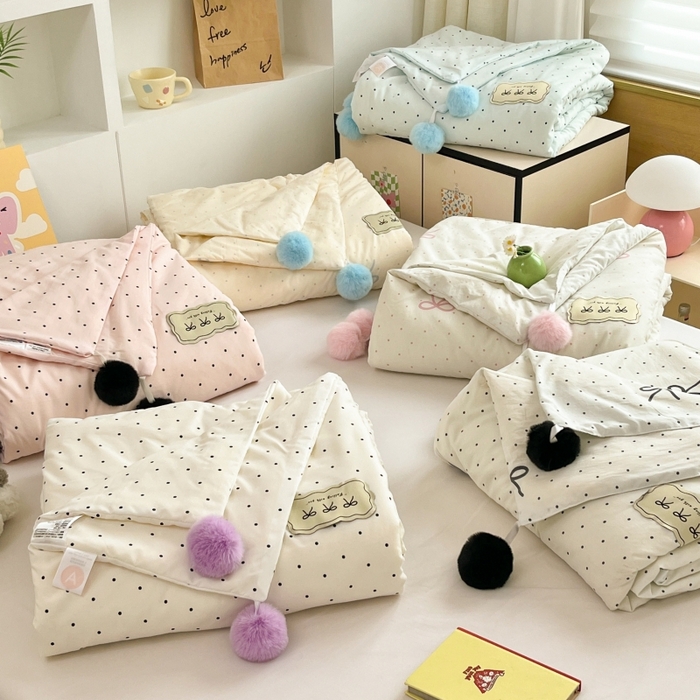 91家纺网 家纺一手货源 找家纺 桃心家居 2026新款A类ins云柔水洗棉织标蝴蝶结毛球少女大豆单夏被夏被四件套系列 组合图