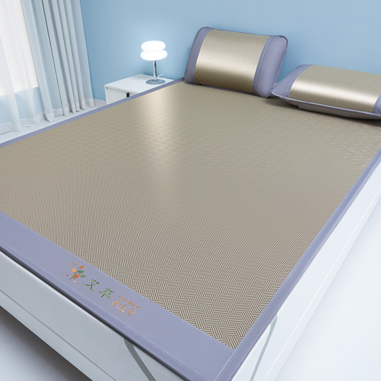 91家纺网 家纺一手货源 找家纺 眠多宝（绒多宝） 2026新款可机洗水洗艾草凉感冰丝高精密碳光软席饼干花三件套 太妃咖