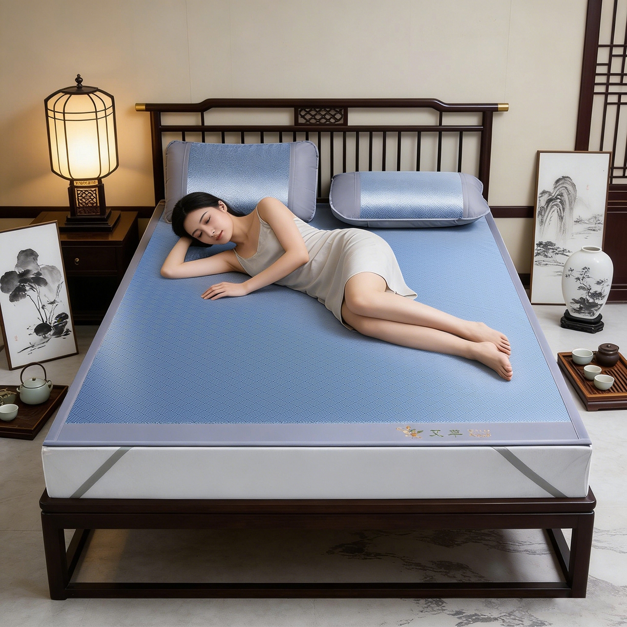 91家纺网 家纺一手货源 找家纺 眠多宝（绒多宝） 2026新款可机洗水洗艾草凉感冰丝高精密碳光软席饼干花三件套   冰川蓝