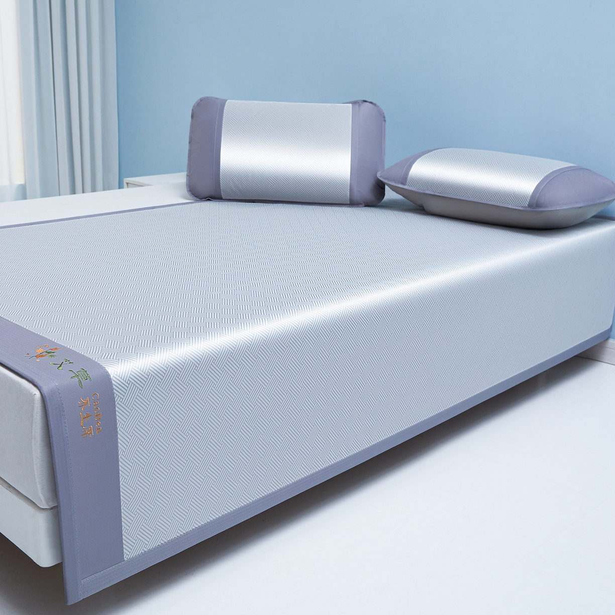 91家纺网 家纺一手货源 找家纺 眠多宝（绒多宝） 2026新款可机洗水洗艾草凉感冰丝高精密碳光软席饼干花三件套 大象灰