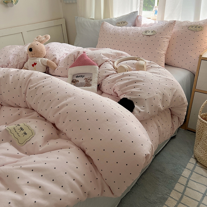 91家纺网 家纺一手货源 找家纺 桃心家居 2026新款A类ins云柔水洗棉织标混搭蝴蝶结毛球少女奶呼呼仙气四件套 水洗棉毛球-蝴蝶结奶昔粉蓝