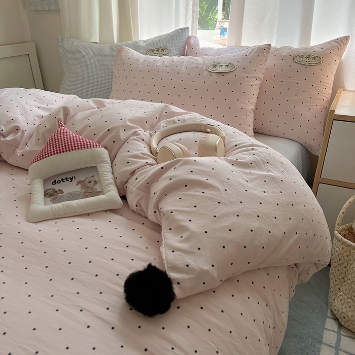 91家纺网 家纺一手货源 找家纺 桃心家居 2026新款A类ins云柔水洗棉织标混搭蝴蝶结毛球少女奶呼呼仙气四件套 水洗棉毛球-蝴蝶结奶昔粉蓝