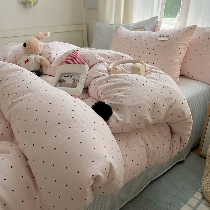 91家纺网 家纺一手货源 找家纺 桃心家居 2026新款A类ins云柔水洗棉织标混搭蝴蝶结毛球少女奶呼呼仙气四件套 水洗棉毛球-蝴蝶结奶昔粉蓝