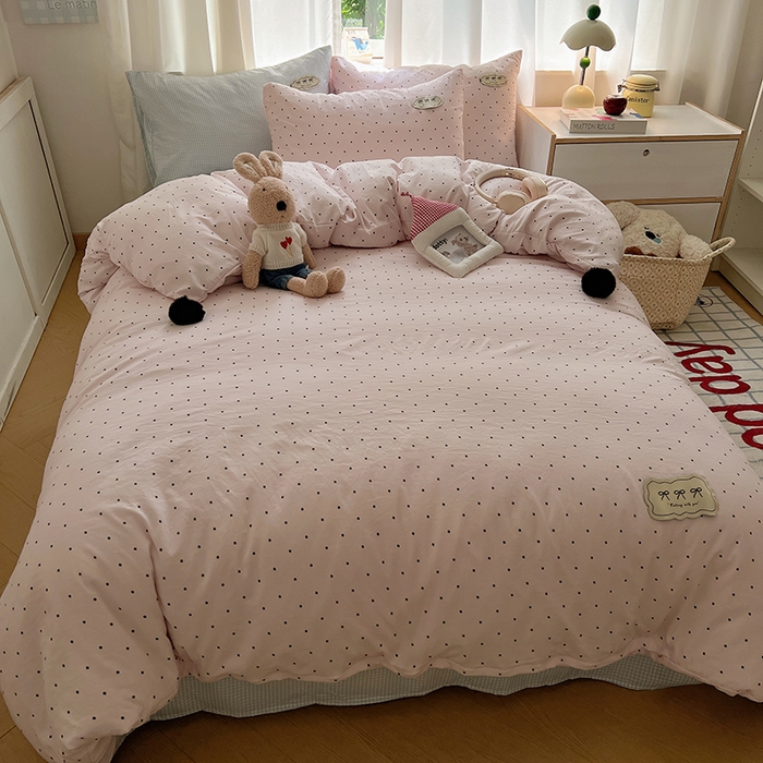 91家纺网 家纺一手货源 找家纺 桃心家居 2026新款A类ins云柔水洗棉织标混搭蝴蝶结毛球少女奶呼呼仙气四件套 水洗棉毛球-蝴蝶结奶昔粉蓝