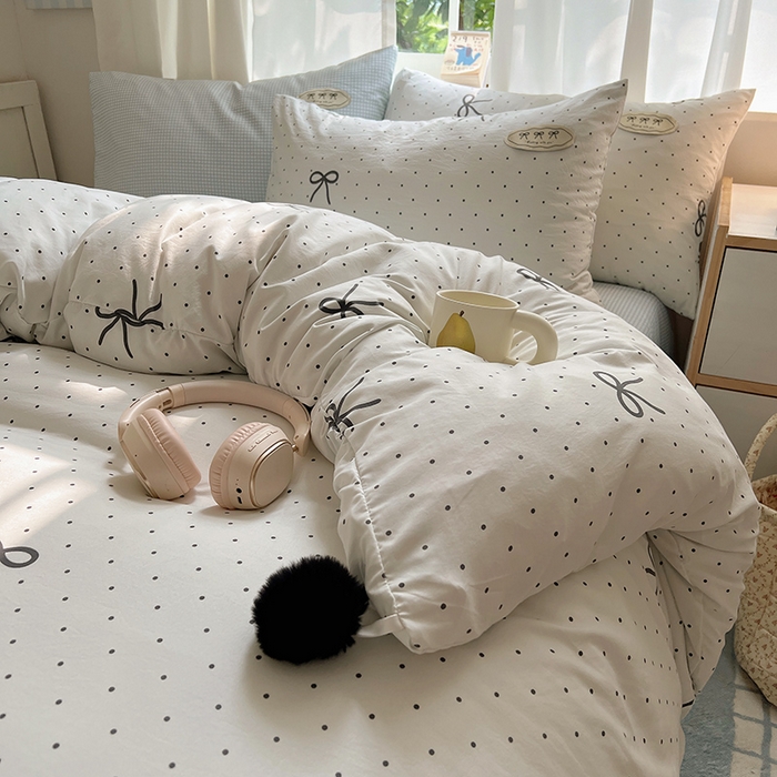 91家纺网 家纺一手货源 找家纺 桃心家居 2026新款A类ins云柔水洗棉织标混搭蝴蝶结毛球少女奶呼呼仙气四件套 水洗棉毛球-蝴蝶结可可小姐