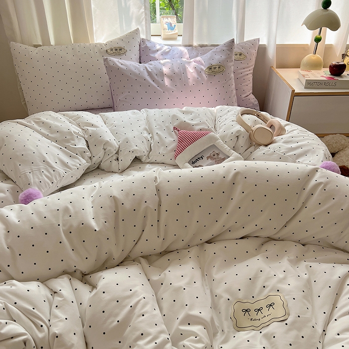 91家纺网 家纺一手货源 找家纺 桃心家居 2026新款A类ins云柔水洗棉织标混搭蝴蝶结毛球少女奶呼呼仙气四件套 水洗棉毛球-蝴蝶结芋泥波点