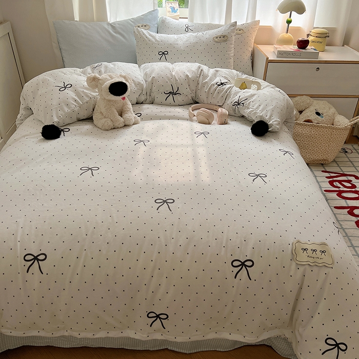 91家纺网 家纺一手货源 找家纺 桃心家居 2026新款A类ins云柔水洗棉织标混搭蝴蝶结毛球少女奶呼呼仙气四件套 水洗棉毛球-蝴蝶结可可小姐