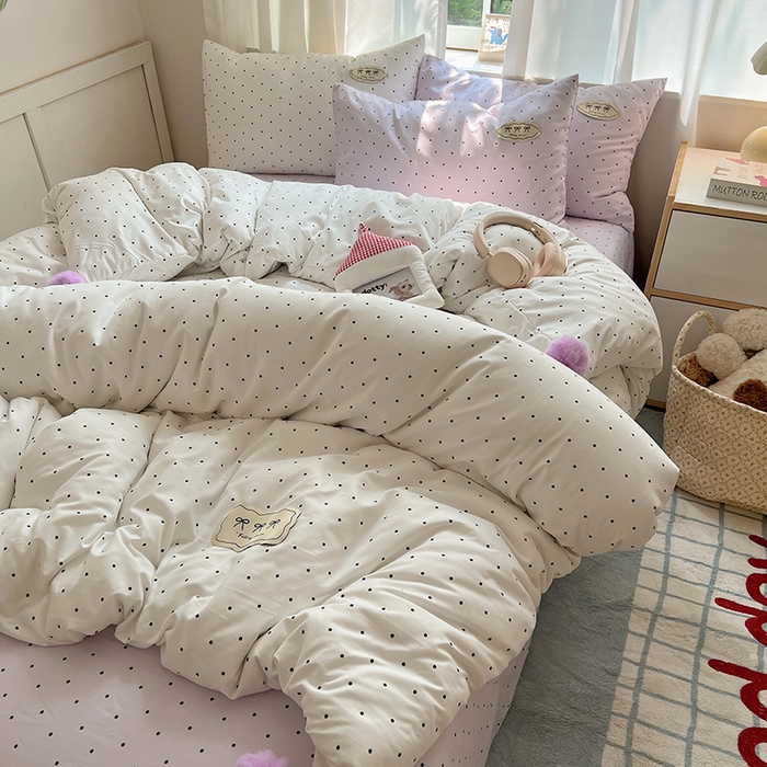 91家纺网 家纺一手货源 找家纺 桃心家居 2026新款A类ins云柔水洗棉织标混搭蝴蝶结毛球少女奶呼呼仙气四件套 水洗棉毛球-蝴蝶结芋泥波点