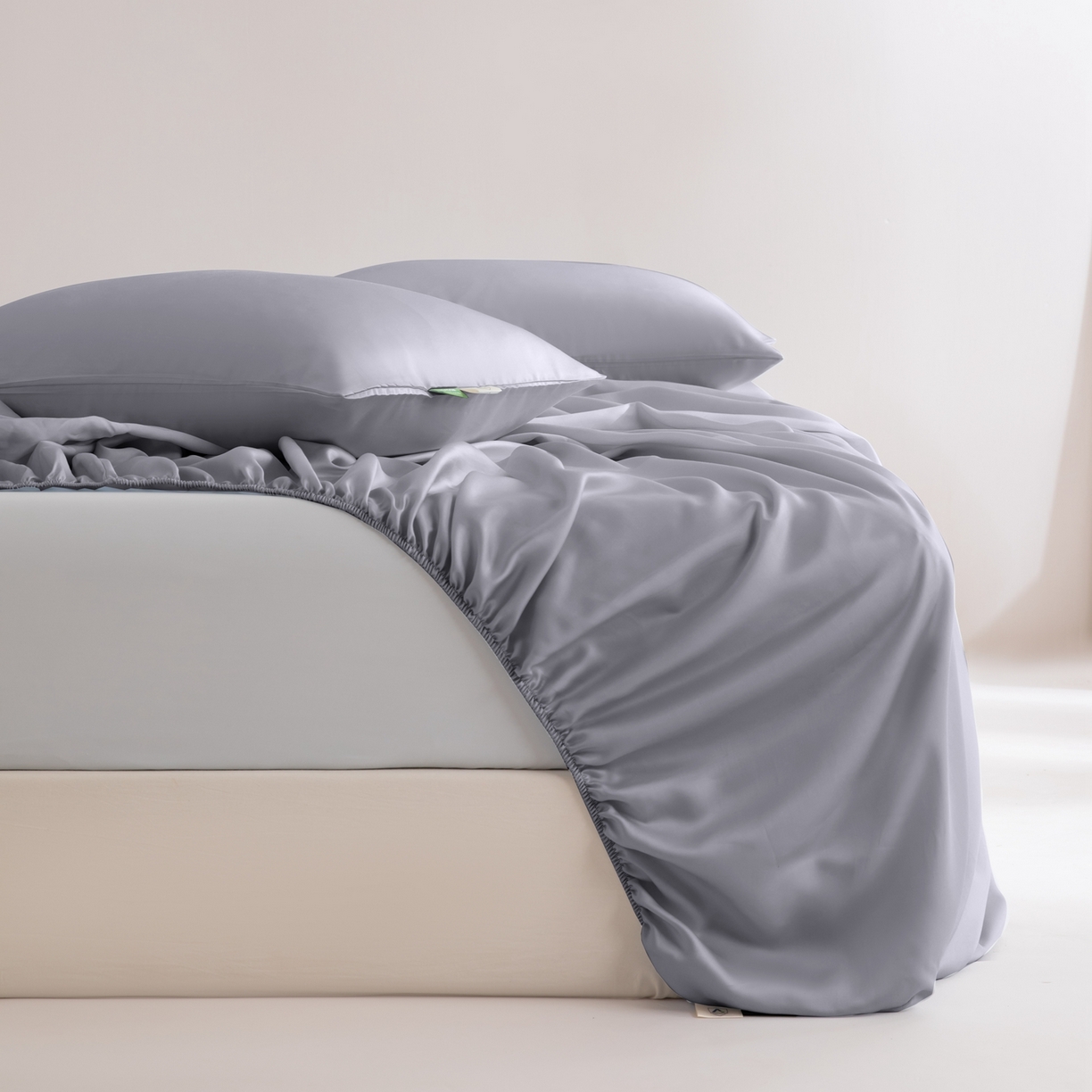 91家纺网 家纺一手货源 找家纺 （总）眠博士 2026新款60S天丝莱赛尔纯色床笠-场景二