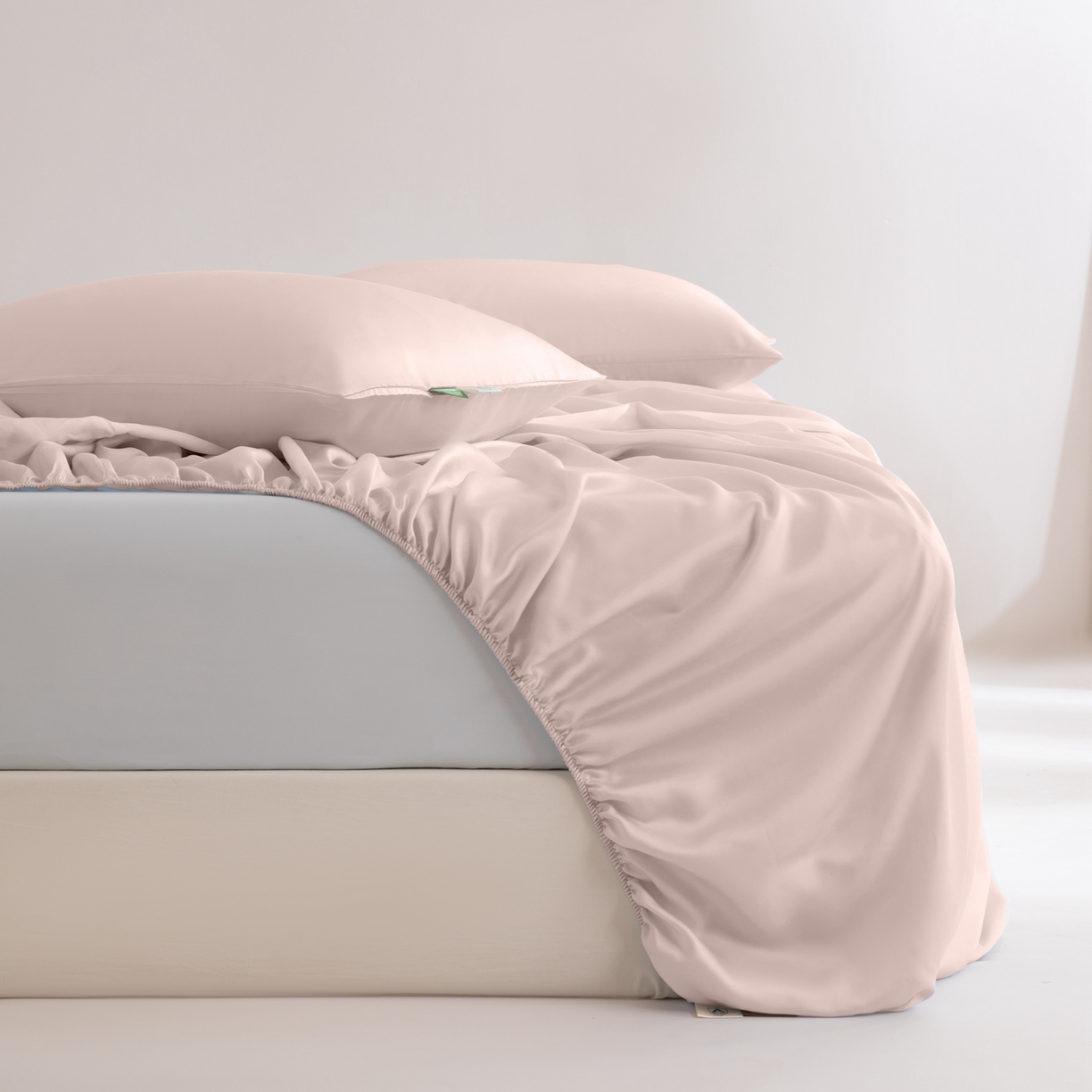 91家纺网 家纺一手货源 找家纺 （总）眠博士 2026新款60S天丝莱赛尔纯色床笠-场景二