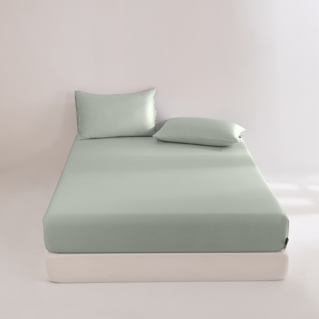 91家纺网 家纺一手货源 找家纺 眠博士 2026新款60S天丝莱赛尔纯色床笠-场景二 60S天丝床笠-薄荷绿