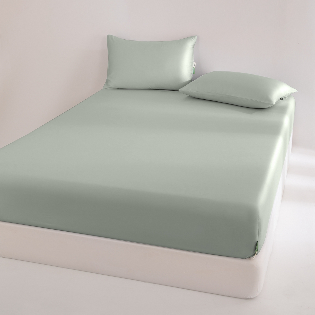 91家纺网 家纺一手货源 找家纺 眠博士 2026新款60S天丝莱赛尔纯色床笠-场景二 60S天丝床笠-薄荷绿