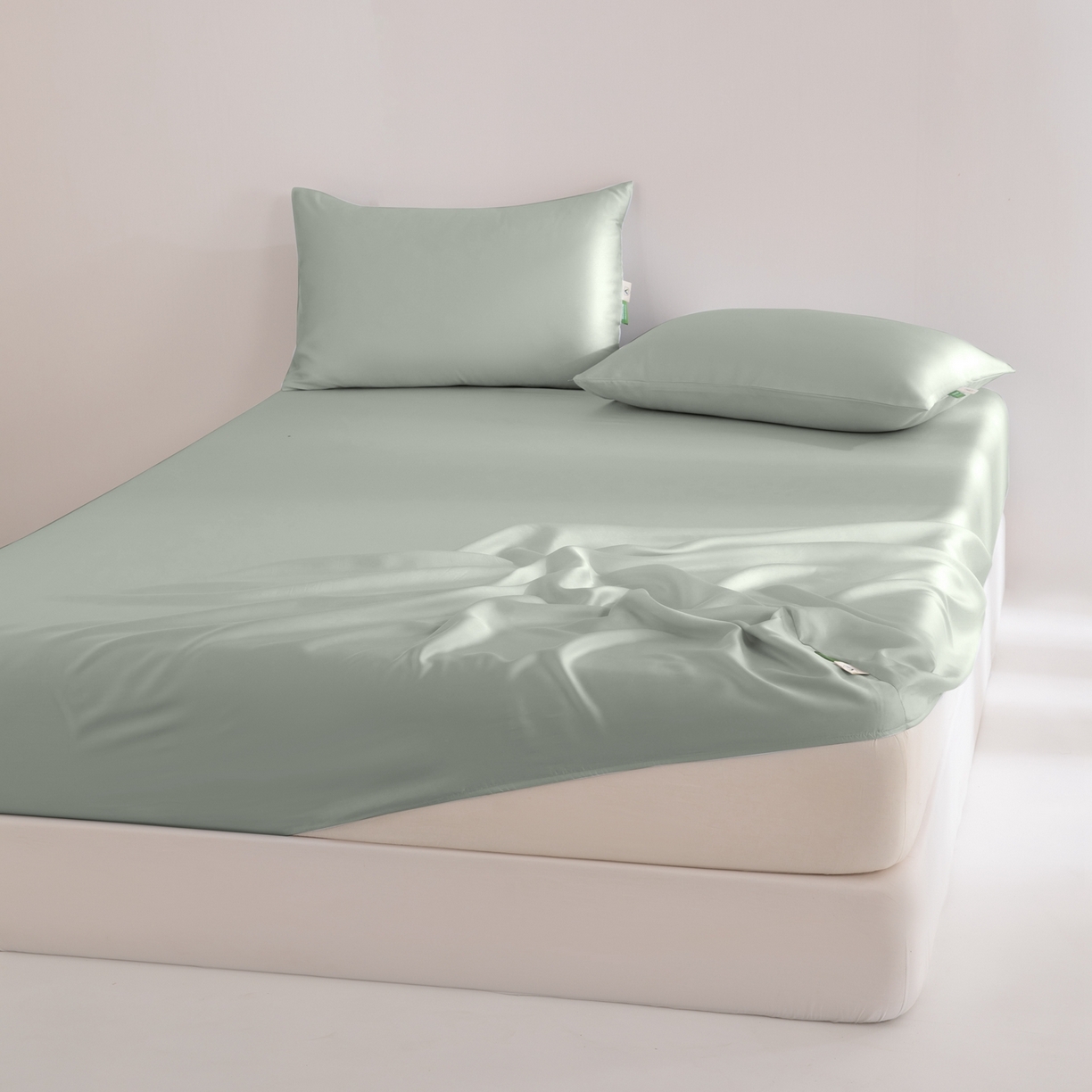 91家纺网 家纺一手货源 找家纺 眠博士 2026新款60S天丝莱赛尔纯色床笠-场景二 60S天丝床笠-薄荷绿