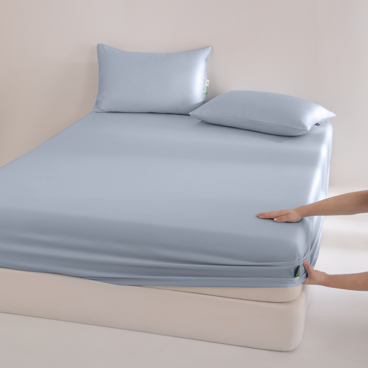 91家纺网 家纺一手货源 找家纺 眠博士 2026新款60S天丝莱赛尔纯色床笠-场景二 60S天丝床笠-黄昏蓝