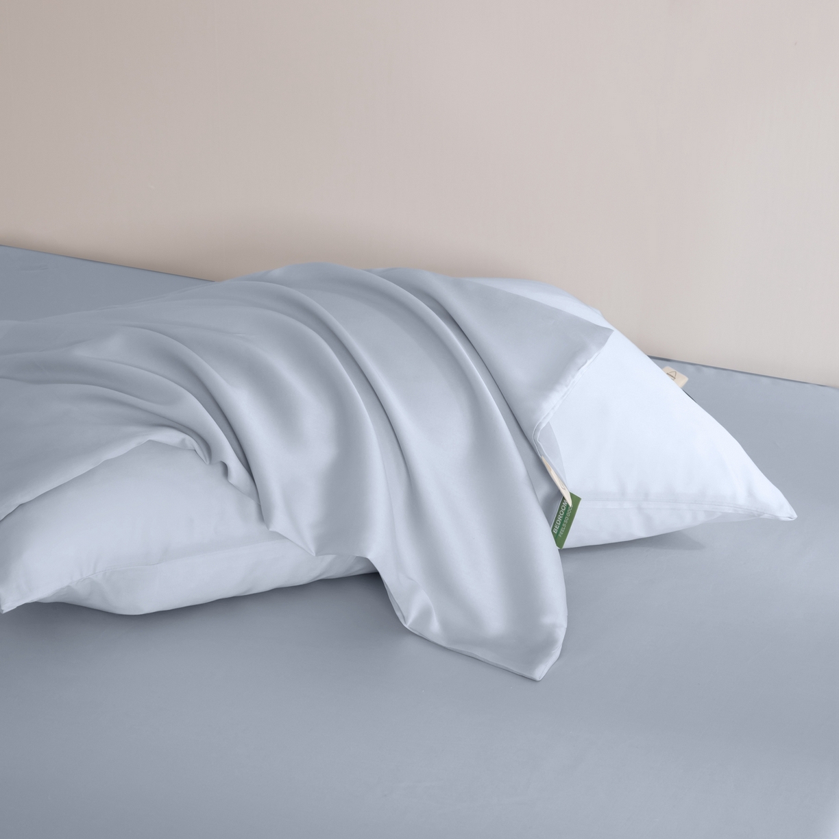 91家纺网 家纺一手货源 找家纺 眠博士 2026新款60S天丝莱赛尔纯色床笠-场景二 60S天丝床笠-黄昏蓝